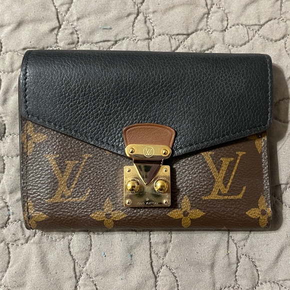 Louis Vuitton Pallas Wallet NM Monogram Canvas and Calfskin Compact Wallet - Picture 3 of 11